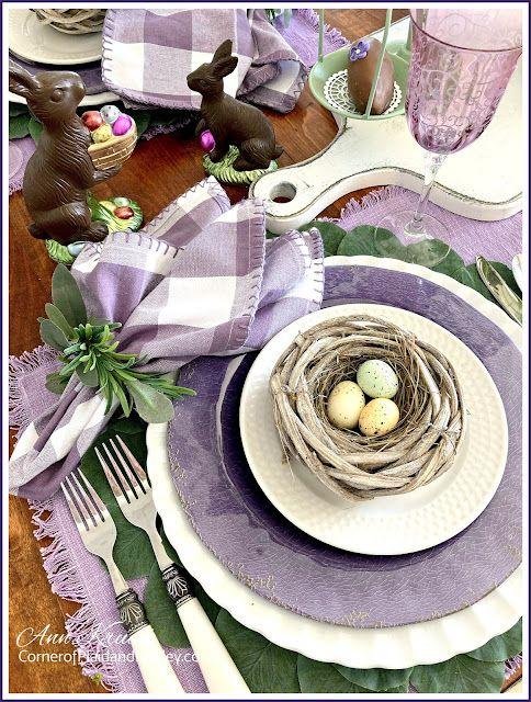 πασχαλινό-τραπέζι-σε-μοβ-χρώμα-ιδέες-για-πασχαλινή-διακόσμηση-