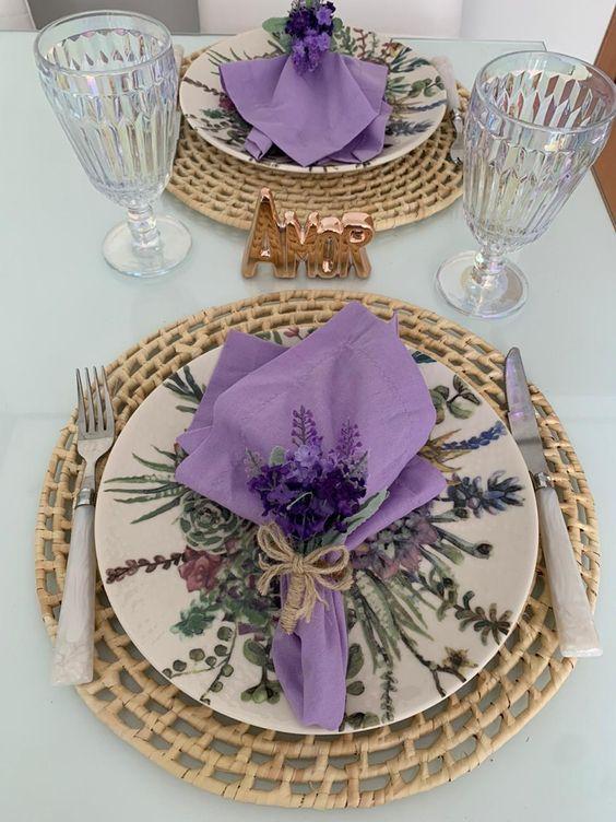 πασχαλινό-τραπέζι-σε-μοβ-χρώμα-ιδέες-για-πασχαλινή-διακόσμηση-