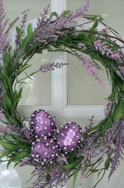 πασχαλινό-στεφάνι-ιδέες-πασχαλινής-διακόσμησης-σε-μοβ-χρώμα-