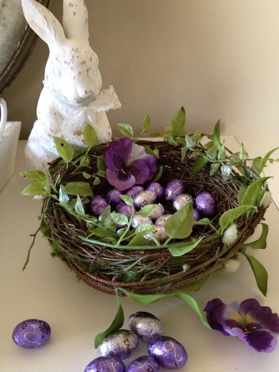 ιδέες-πασχαλινής-διακόσμησης-σε-μοβ-χρώμα-