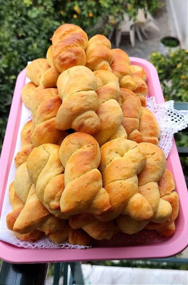 Τα- τσουρεκάτα- πασχαλινά κουλούρακια -της- Γκόλφως -