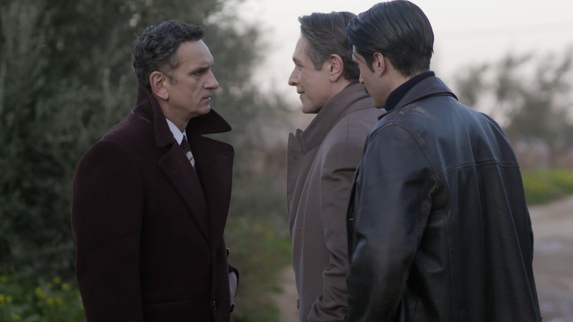 Άγριες Μέλισσες-ο-Ακύλας-βασανίζει-τον-Κυριάκο-και-τον-Σταμάτη- Άγριες Μέλισσες-ο-Ακύλας-βασανίζει-τον-Κυριάκο-και-τον-Σταμάτη-