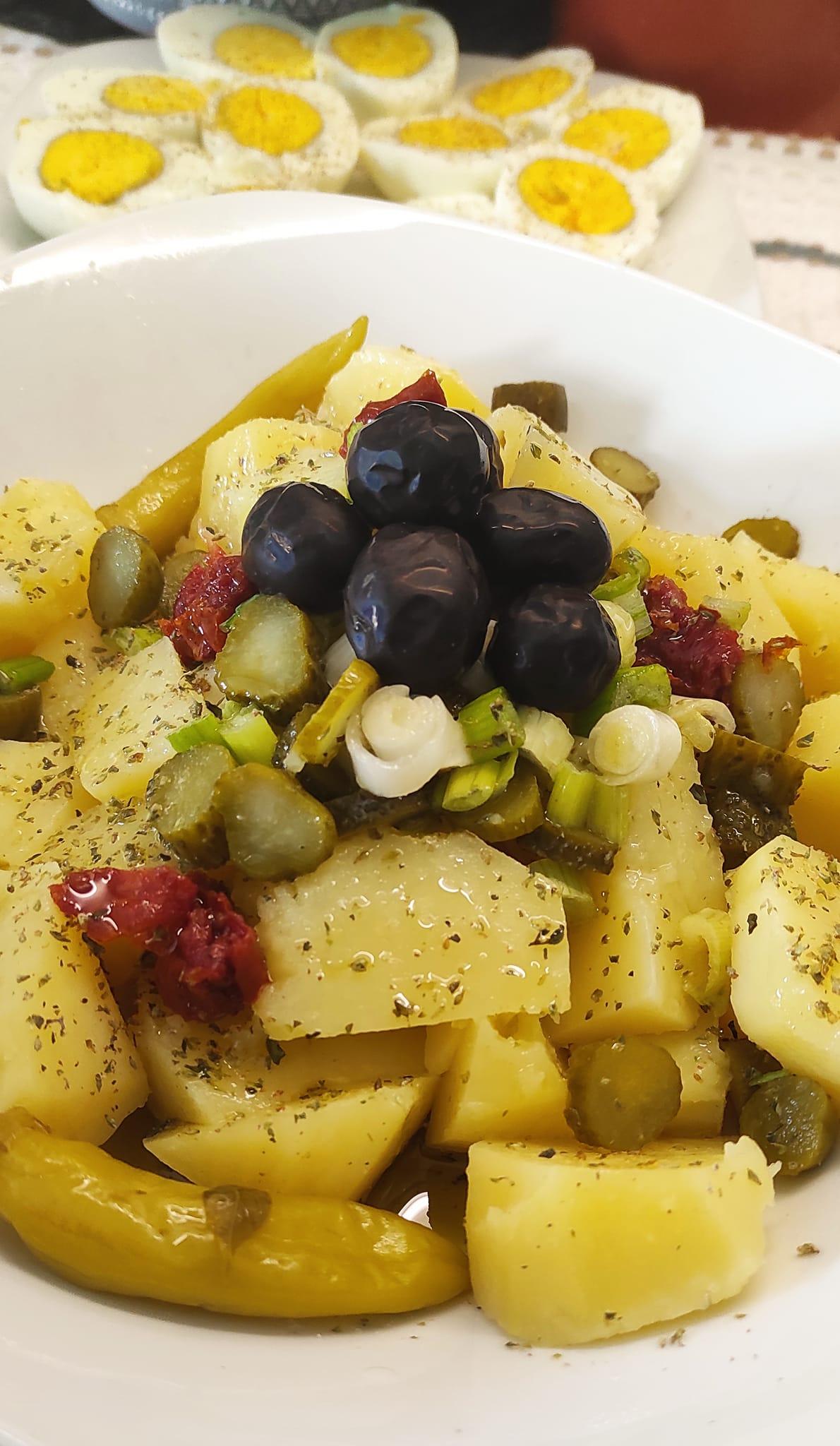 Σαρακοστιανή -Πατατοσαλάτα - Σαρακοστιανή -Πατατοσαλάτα -