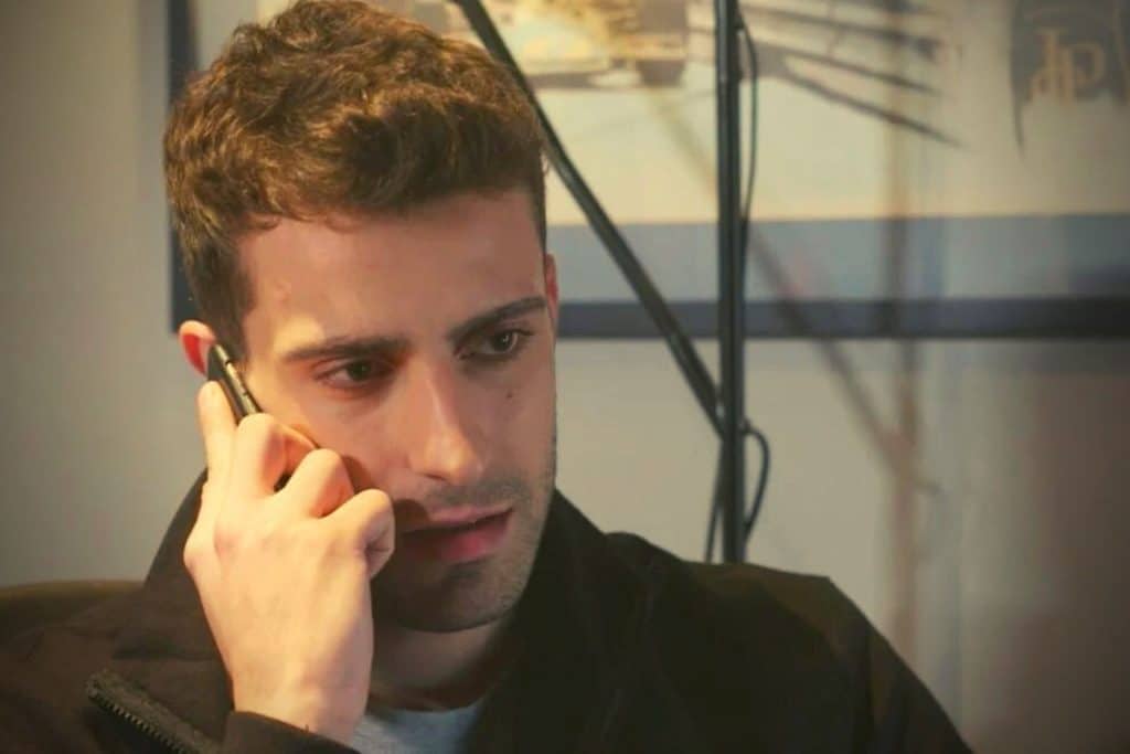 Η Γη της Ελιάς-ο-Αλέξης-ετοιμάζεται-να-βάψει-τα-χέρια-του-με-αίμα-για-την-Μυρτάλη-