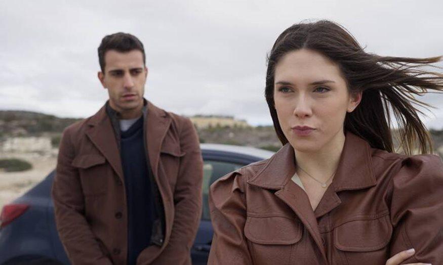 Η Γη της Ελιάς-ο-Αλέξης-ετοιμάζεται-να-βάψει-τα-χέρια-του-με-αίμα-για-την-Μυρτάλη-