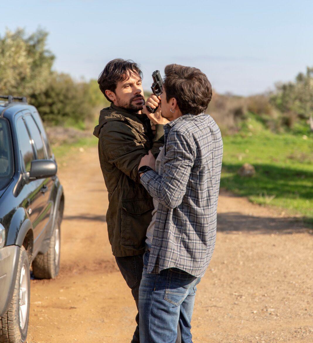 Σασμός-η-Στέλλα-βρίσκει-στοιχεία-που-καταδικάζουν-τον-Πετρή- Σασμός-η-Στέλλα-βρίσκει-στοιχεία-που-καταδικάζουν-τον-Πετρή-