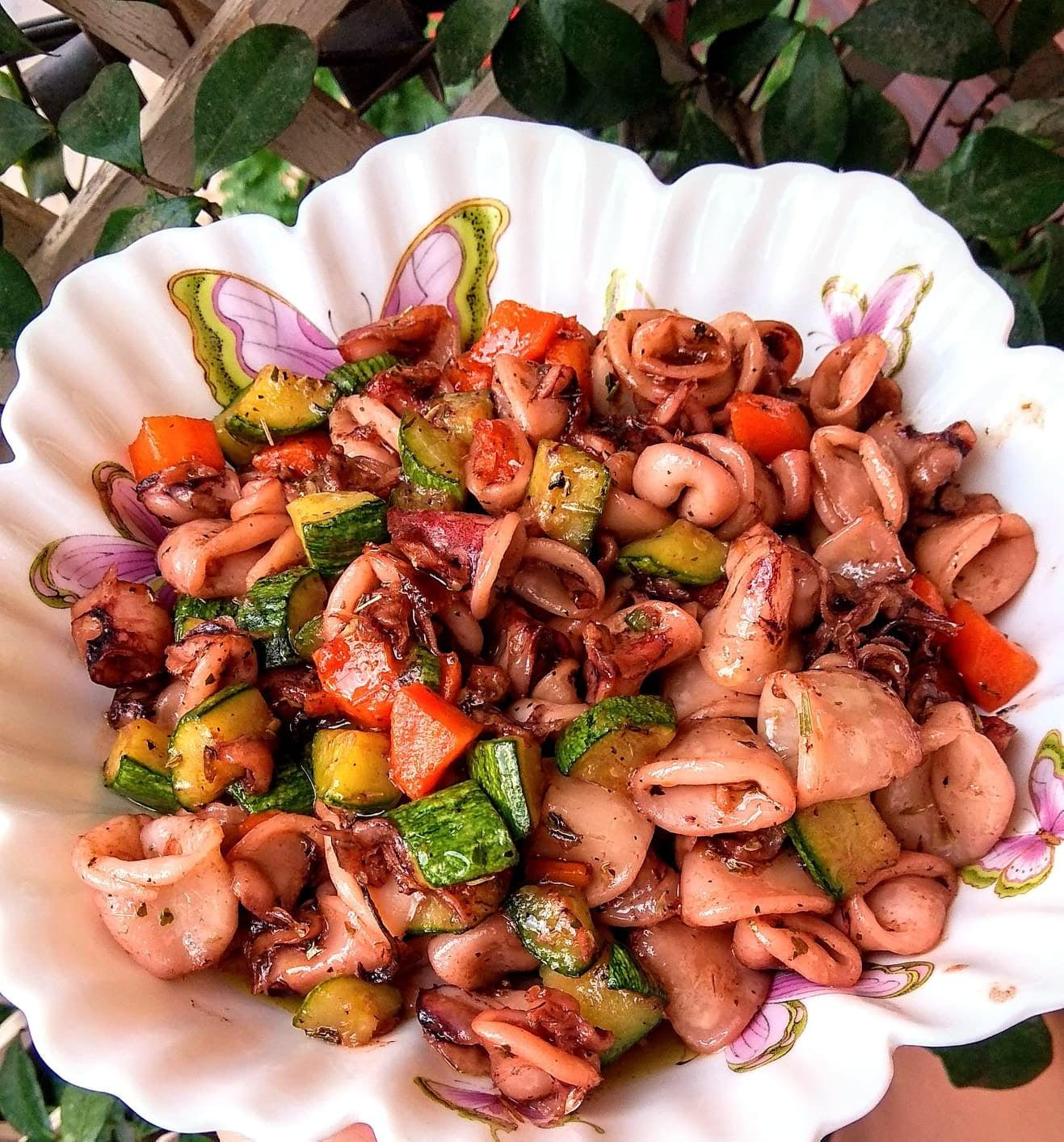 καλαμαράκια-σωτέ-με-λαχανικά