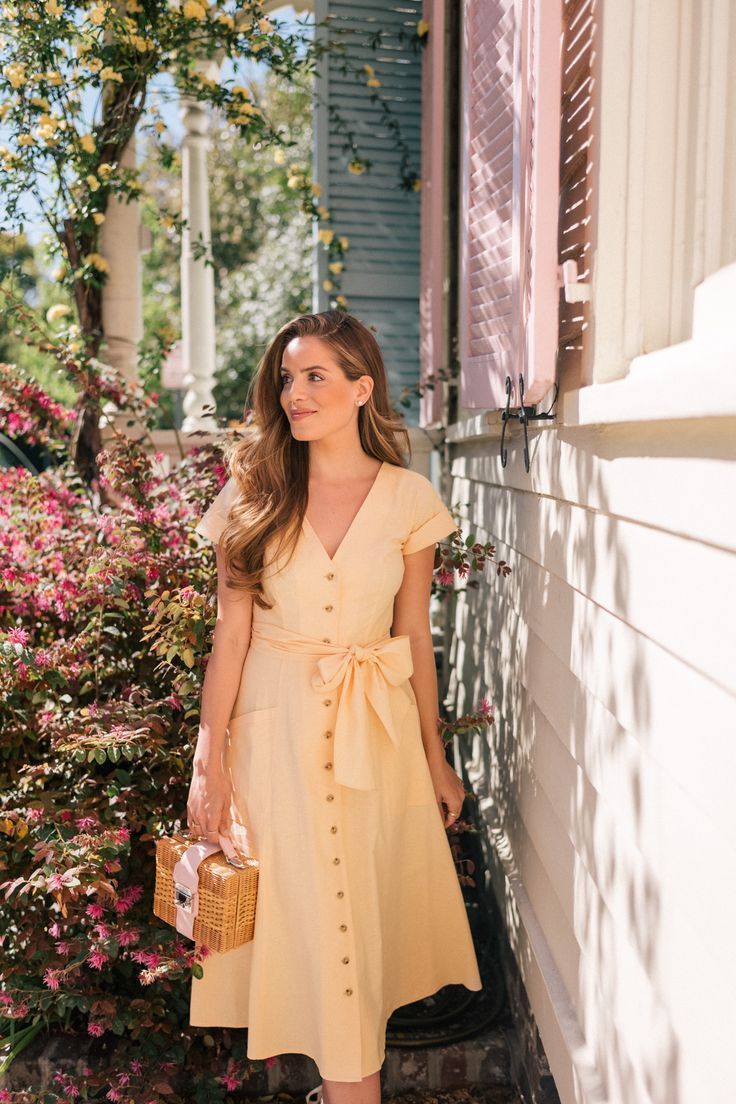 παστέλ-κίτρινο-ανοιξιάτικο φόρεμα-ιδέες-για-ανοιξιάτικα-φορέματα-