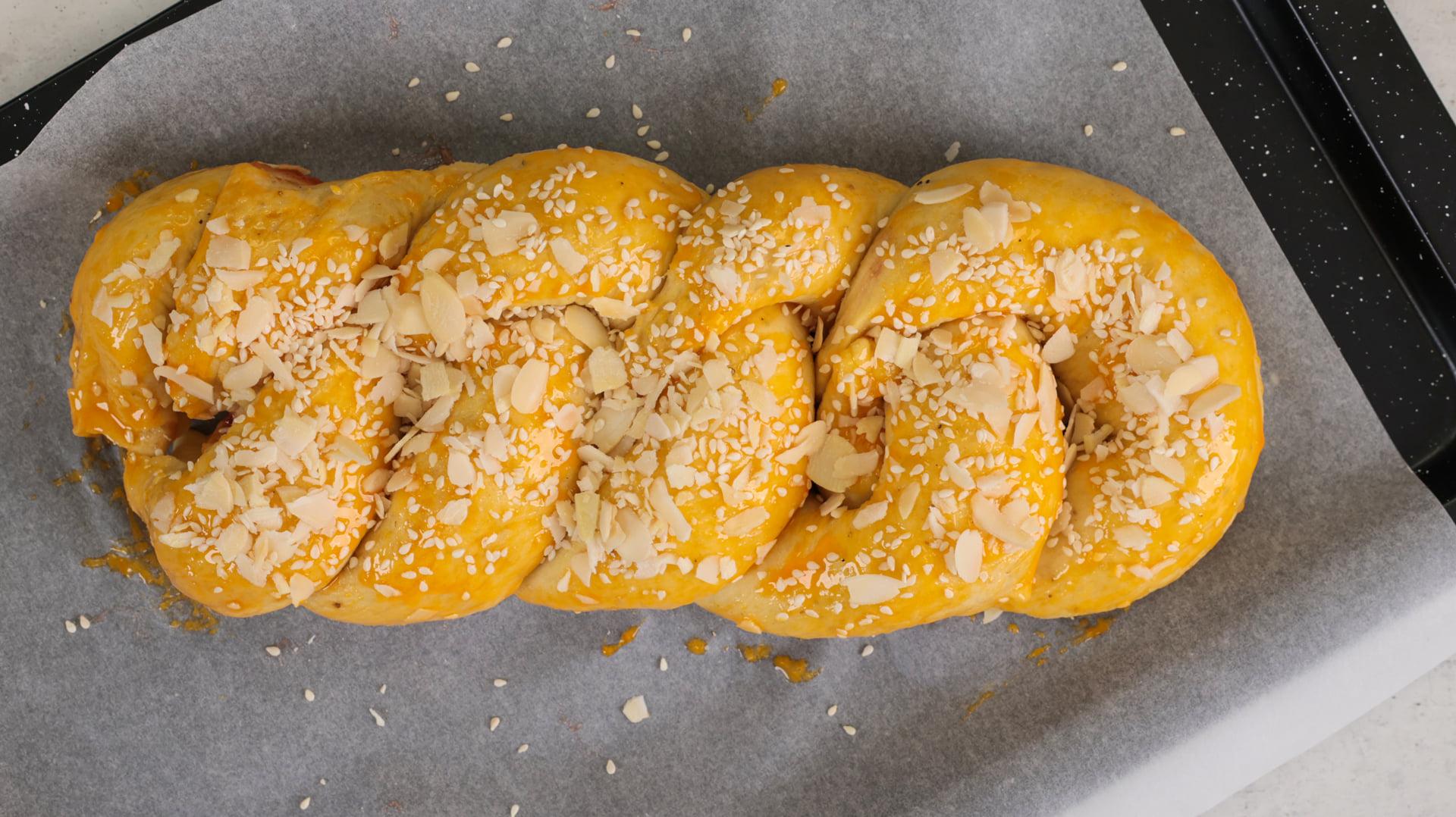 Τα -τσουρέκια- των -Foodacholics-