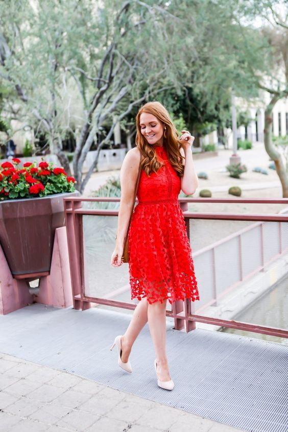 κόκκινο-φόρεμα-με-δαντέλα-ιδέες-για-ντύσιμο-την-Ανάσταση 2022-