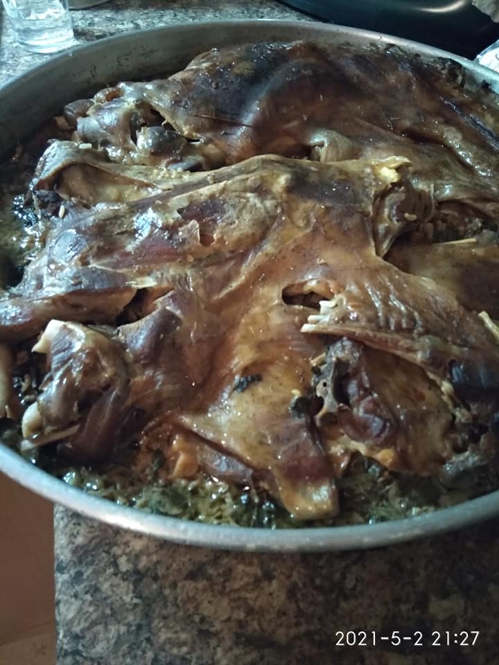 Παραδοσιακό κλειστό αρνί σε ξυλόφουρνο