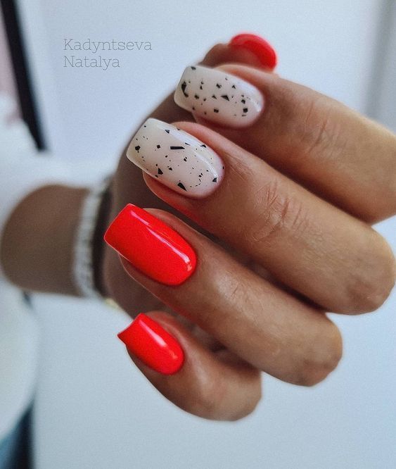 ιδέες-για-κόκκινα-πασχαλινά νύχια-Πάσχα 2022-