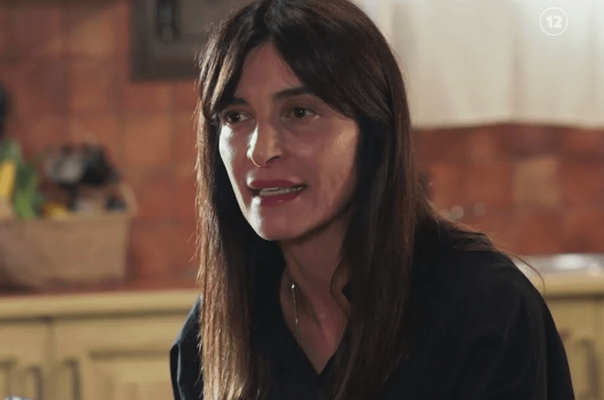 Η Γη της Ελιάς-Ιουλία-