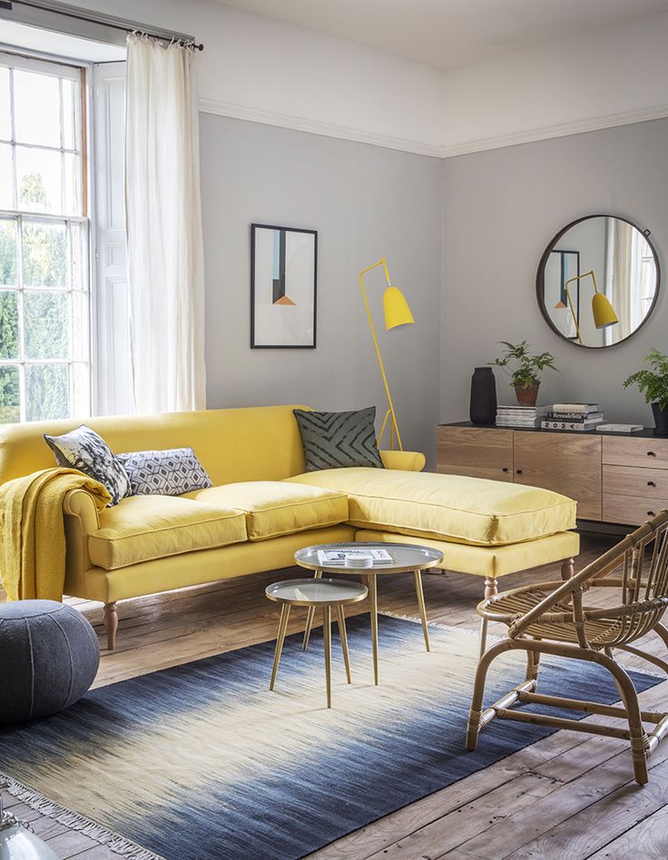 ιδέες-για-να-συνδυάσεις-τον-κίτρινο-καναπέ-στο-σαλόνι-σου-