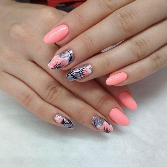 ροδακινί-και-ασημί-νύχια-με-λουλούδια-ιδέες-