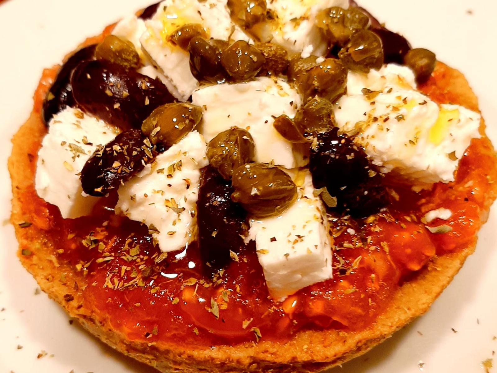 Κρητική -σαλάτα- Ντάκος- Κρητική -σαλάτα- Ντάκος-