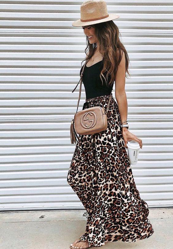μαύρο-τοπ-με-φούστα-σε-animal print-για-τον-Μάιο 2022-ιδέες-