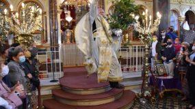 Ο ιπτάμενος ιερέας της Χίου έκανε την πρώτη Ανάσταση (Βίντεο)