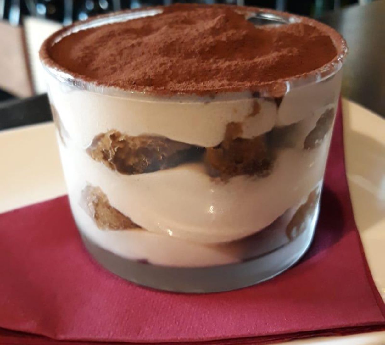 Τιραμισού σε ποτήρι για το Πάσχα