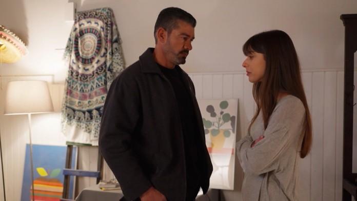 Η Γη της Ελιάς-Αποστόλης-Ευτυχία-