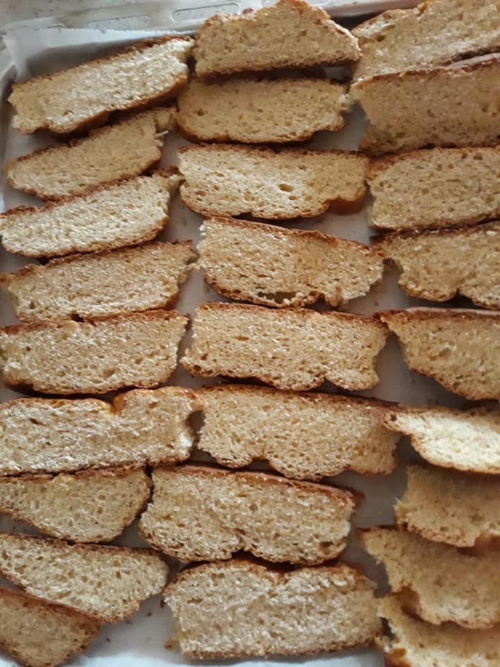 φρυγανιές-από-το-τσουρέκι-που-περίσσεψε-