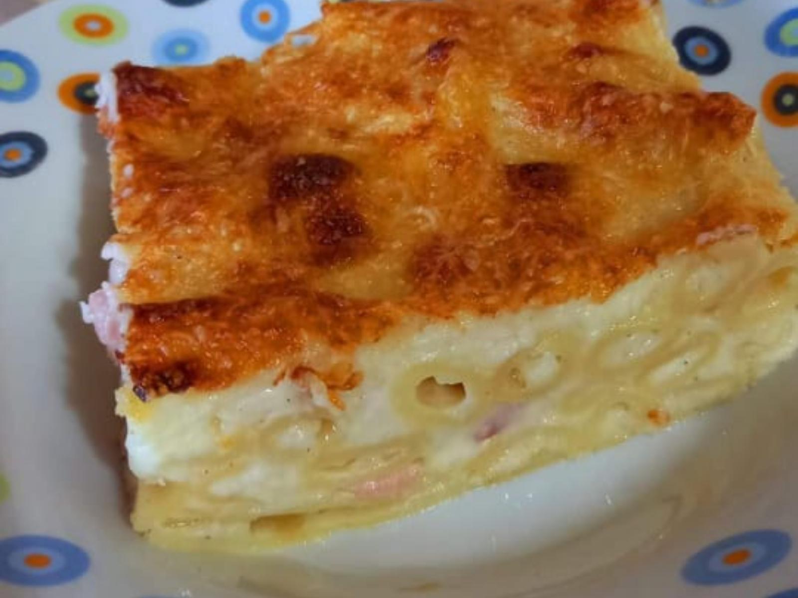 Μακαρονοσουφλέ-με- πένες- και- μπεσαμέλ-