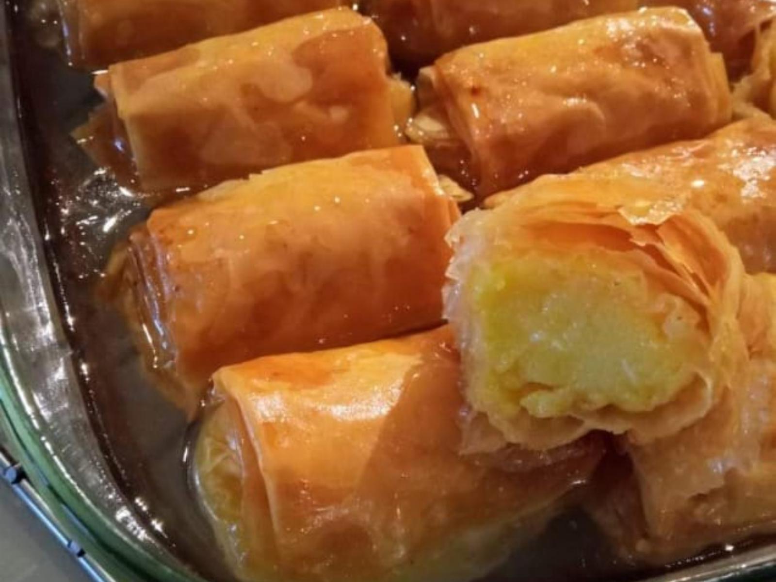 Ρολά - γαλακτομπούρεκο-