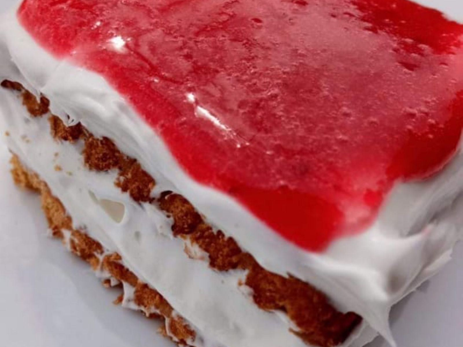 τούρτα-γιαουρτιού-με-γλάσο φράουλας-συνταγή-