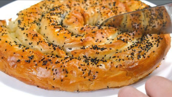 στριφτή -τυρόπιτα- με- φύλλο- κρούστας- στριφτή -τυρόπιτα- με- φύλλο- κρούστας-