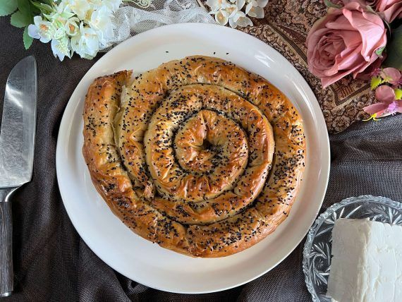 στριφτή -τυρόπιτα- με- φύλλο- κρούστας- στριφτή -τυρόπιτα- με- φύλλο- κρούστας-