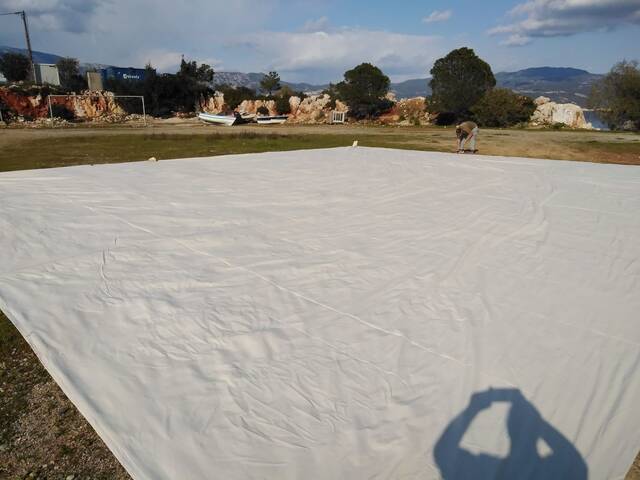 Στράτος Μυλωνάς : Ο άνθρωπος που ζωγράφισε τον Άγιο Γεώργιο στην τεράστια ελληνική σημαία που αναρτήθηκε στο Καστελόριζο