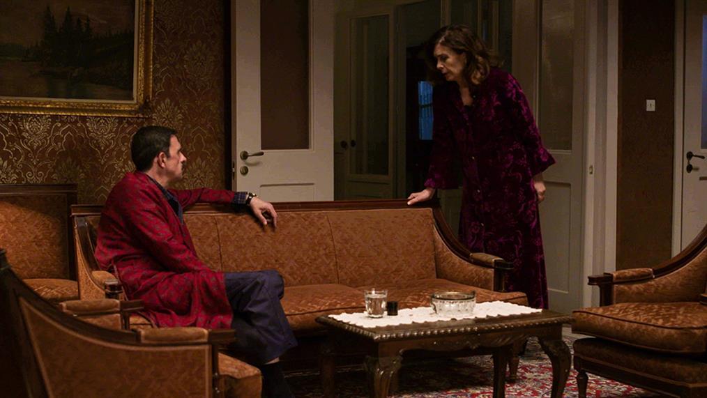 Άγριες-Μέλισσες-Μυρσίνη-Δούκας Άγριες-Μέλισσες-Μυρσίνη-Δούκας