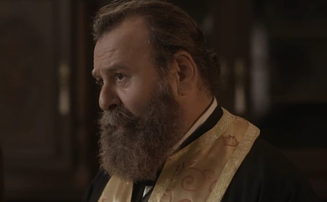 Άγριες Μέλισσες : Ο Παπά Μιχάλης έπιασε τον Μάη (εικόνες)