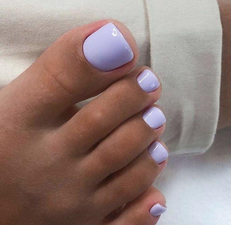 μοβ-πεντικιούρ-για-τον-Μάιο 2022-ιδέες- μοβ-πεντικιούρ-για-τον-Μάιο 2022-ιδέες-