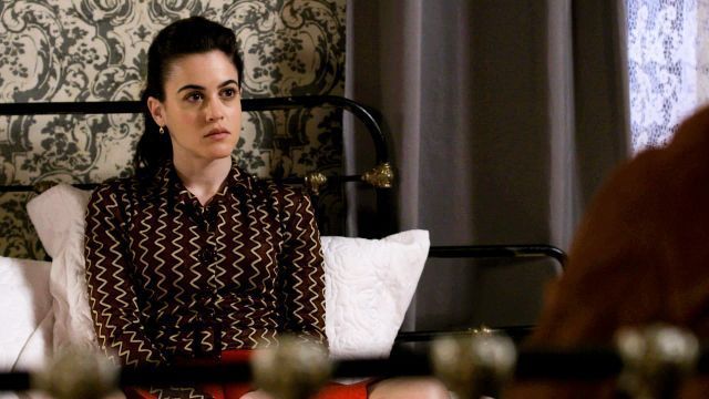 Άγριες Μέλισσες-Κορίνα-