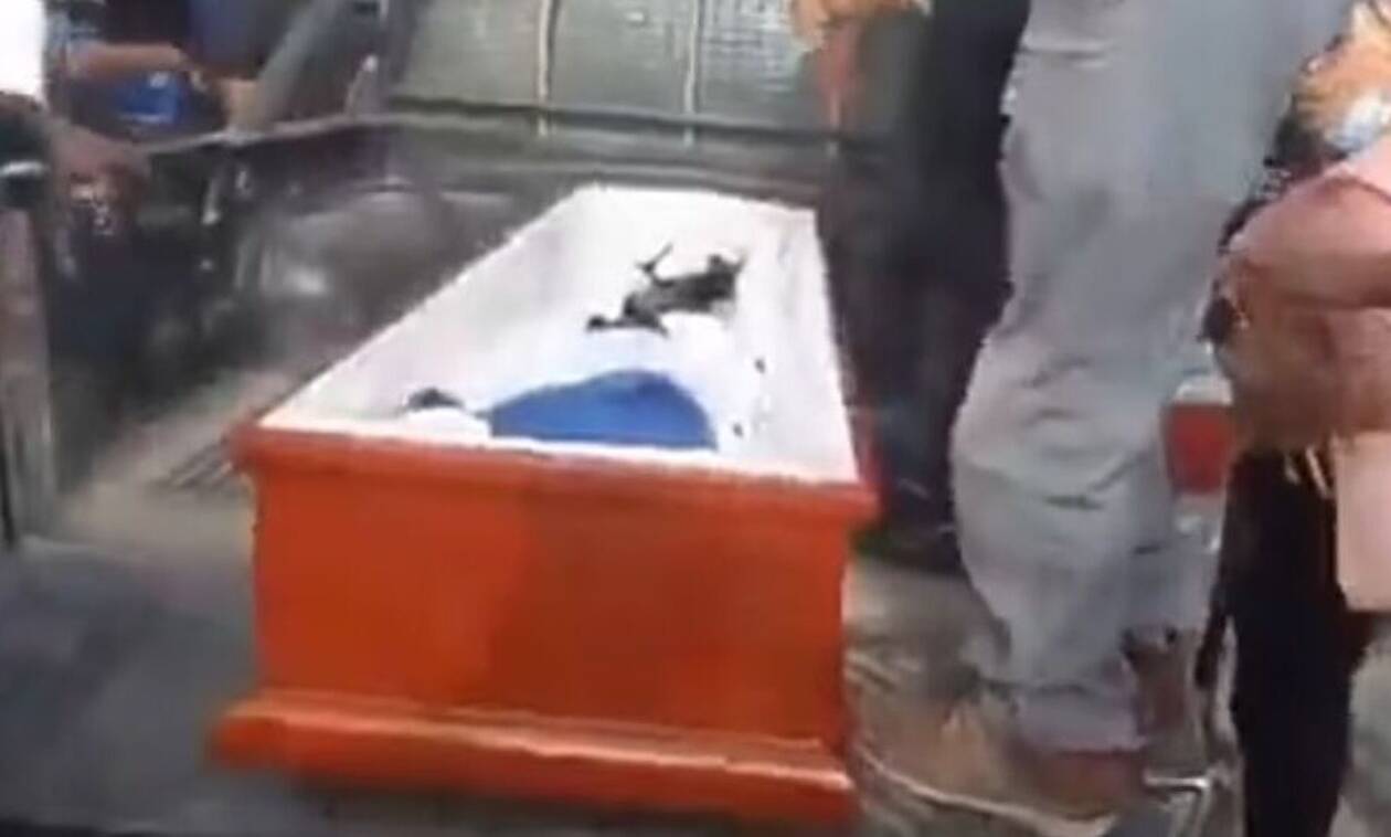 Σοκ: Γυναίκα αναστήθηκε στην κηδεία της και πέθανε ξανά στο νοσοκομείο αργότερα