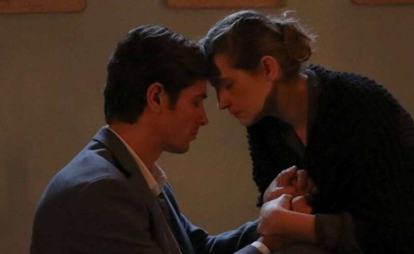 Άγριες-Μέλισσες-Ελένη-Λάμπρος