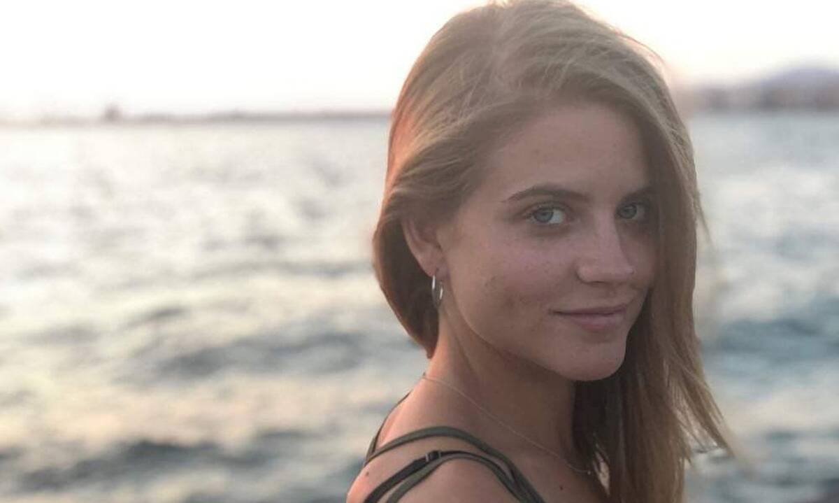 Άγριες-Μέλισσες-Δανάη-Μιχαλάκη-Δρόσω