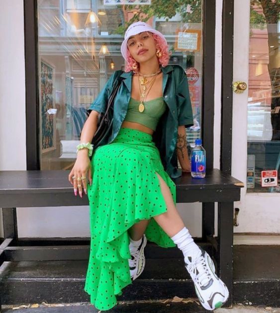 πράσινη-πουά-μάξι φούστα-με-πράσινο-τοπ-ιδέες-