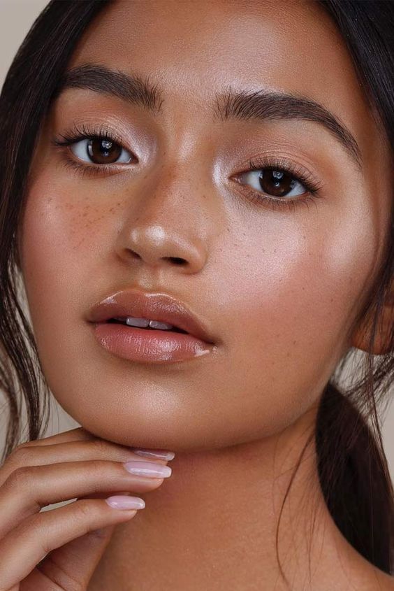 highlighter-στο-μακιγιάζ-ιδέες-Άνοιξη-Καλοκαίρι-