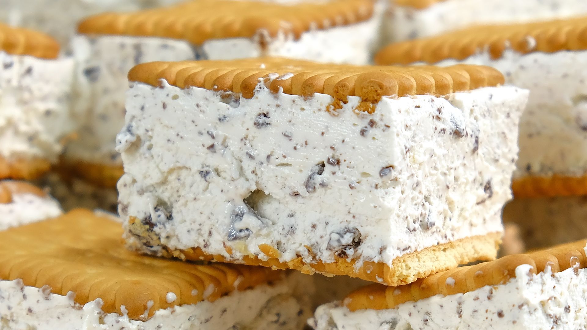 Παγωτίνια-Stracciatella-συνταγή- Παγωτίνια-Stracciatella-συνταγή-