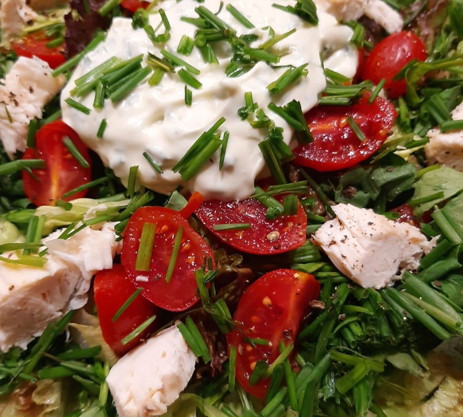 Κοτοσαλάτα με πράσινα λαχανικά