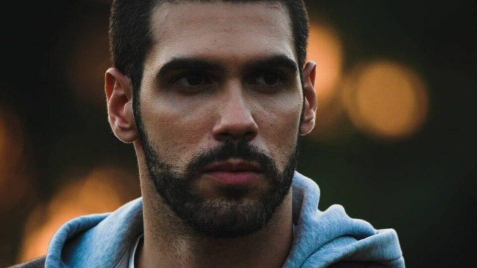 Η Γη της Ελιάς-Δημήτρης- Η Γη της Ελιάς-Δημήτρης-