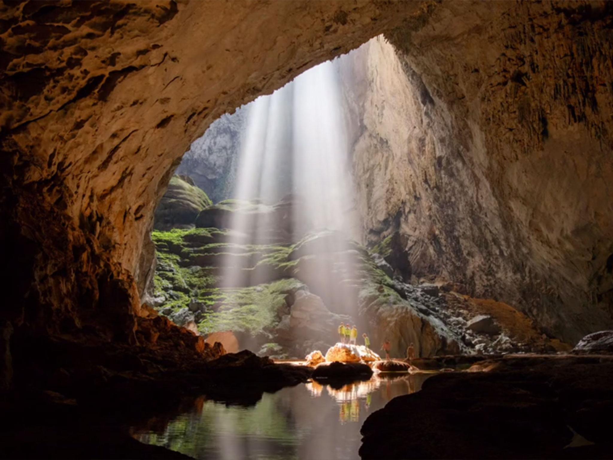 Σπήλαιο Hang En: Η πιο μαγική παραλία βρίσκεται μέσα στην σπηλιά