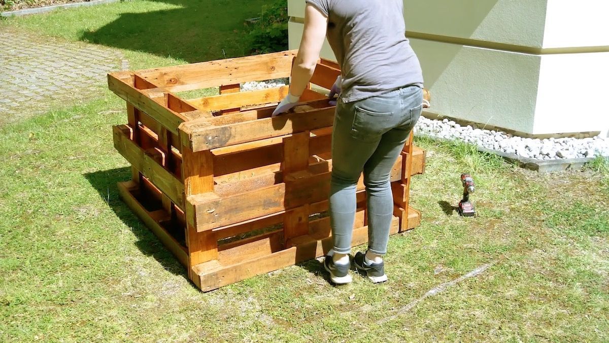 diy-κατασκευή-υπερυψωμένο παρτέρι-με-παλέτες-