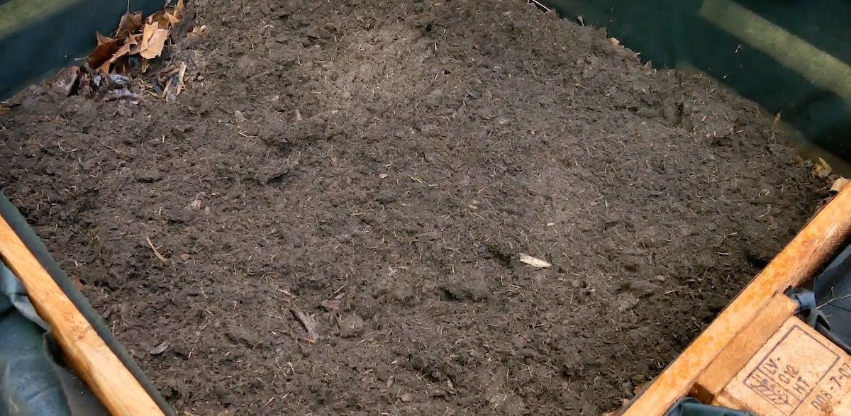 diy-κατασκευή-υπερυψωμένο παρτέρι-με-παλέτες-