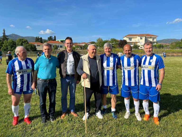 Πασχάλης Τερζής : Η πρώτη του εμφάνιση με μπαστούνι