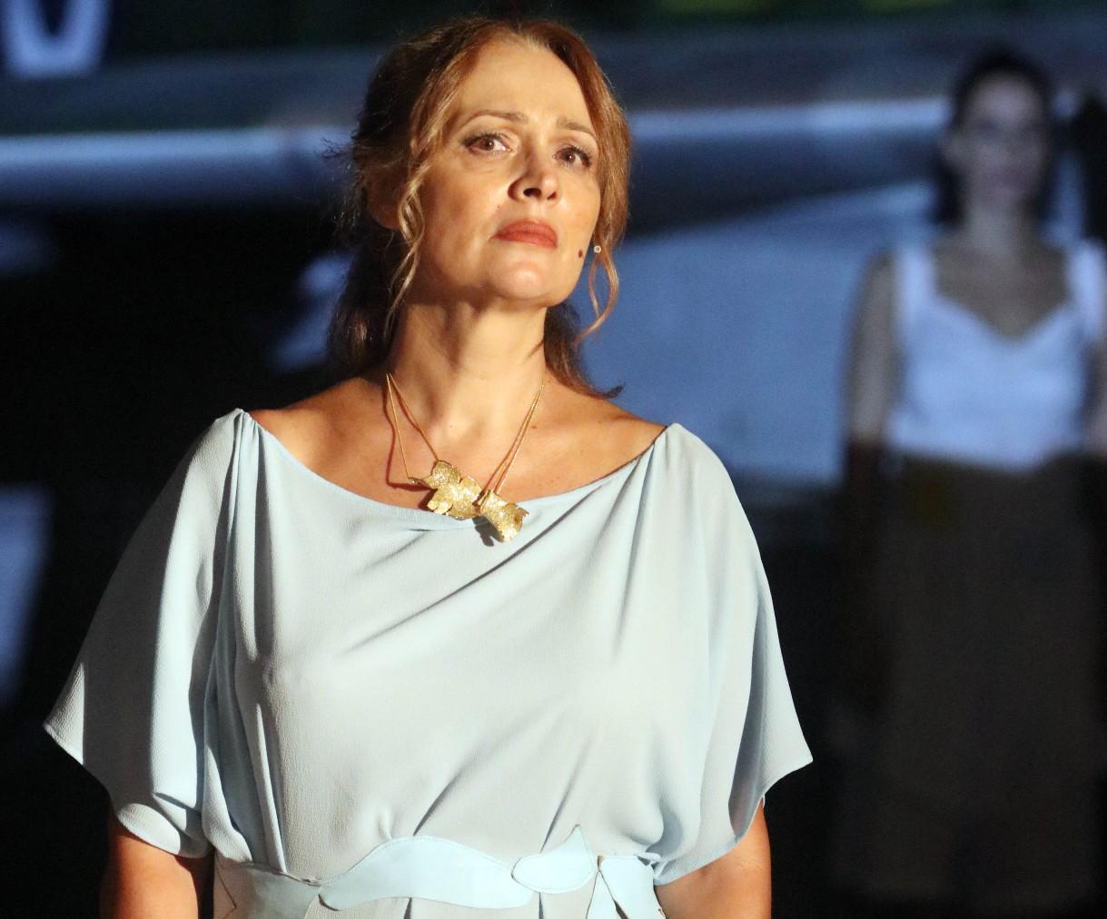 Η Γη της Ελιάς-Φανή- Η Γη της Ελιάς-Φανή-