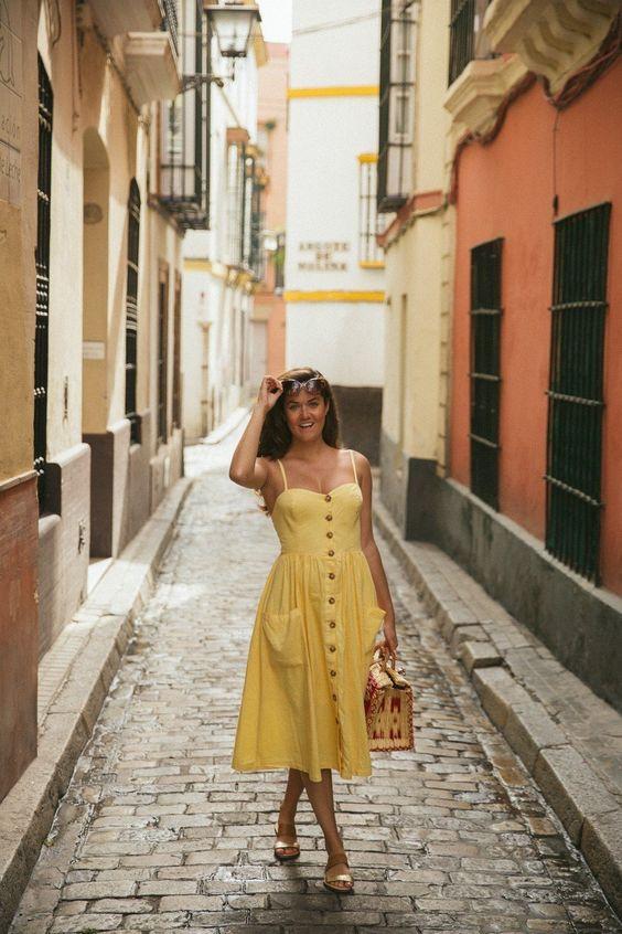 κίτρινο-λινό-φόρεμα-για-το-Καλοκαίρι 2022-ιδέες-