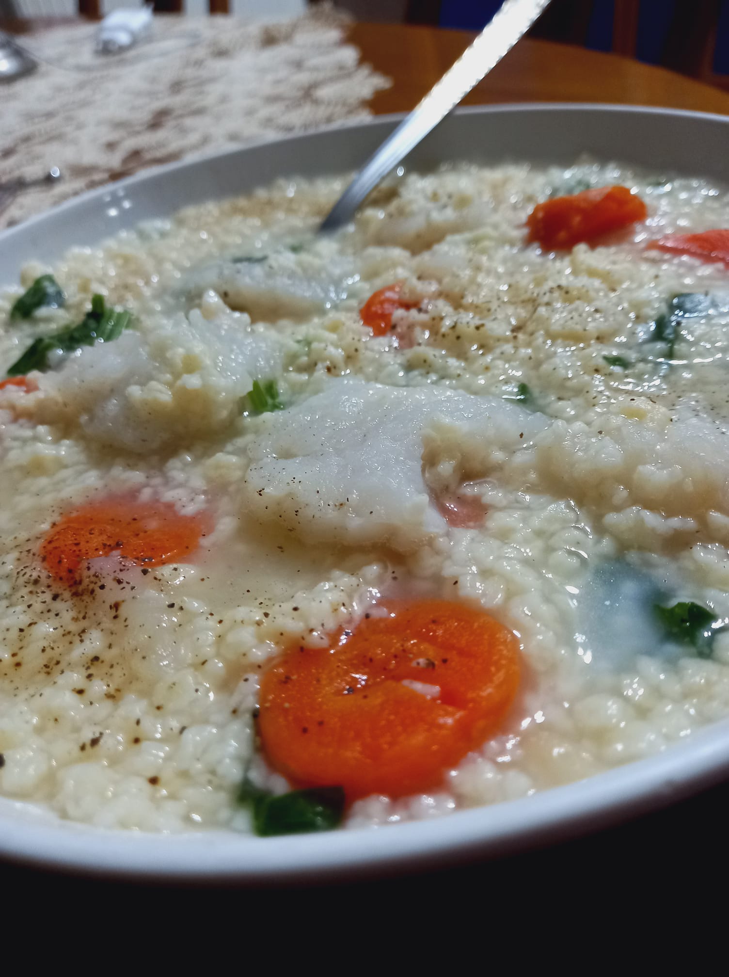 Ψαρόσουπα -με- τραχανά-